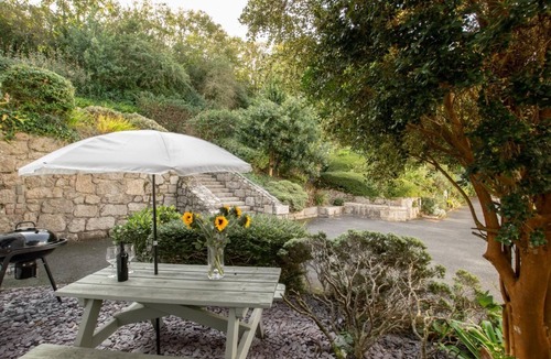 Porthcurno Apartment | 2 Bed in St. Levan (oc-p00851)
