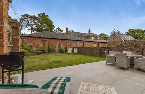 Tunstead House | 2 Bed in Tunstead oc-o32203