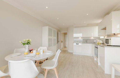 Whitstable Cottage | 2 Bed in Whitstable (oc-b28125)