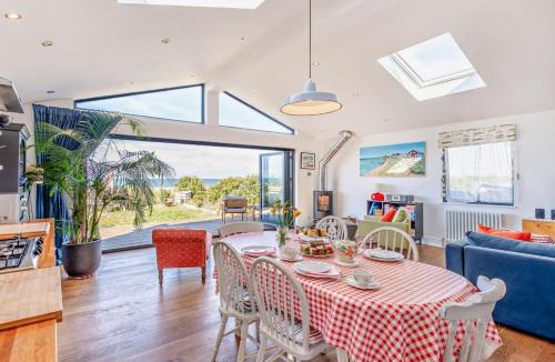 Whitstable House | 2 Bed in Whitstable oc-wcc19