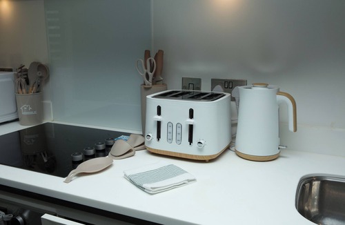 Erdington Apartment | 2 Bed Luxury Modern Apartment/Close To Birmingham Central/Free On Road Parking