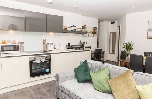 Erdington Apartment | 2 Bed Luxury Modern Apartment/Close To Birmingham Central/Free On Road Parking