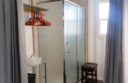 Estrella Cottage | 2-Bed Shipping Container w/High-Speed Internet"