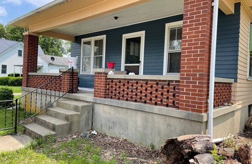 Oxford House | 2 Bedroom 1 Bath Updated House in Town/Square Mile