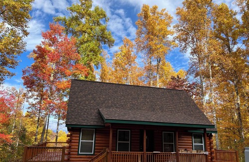 Whittier Cabin | 2 Bedroom, 2.5 Bath Cabin with Full Kitchen, Fire pit, BBQ Grill