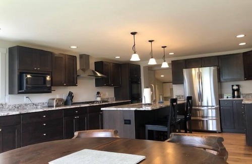Hart House | 2 Bedroom, 2.5 Bath Home, Sleeps 6.