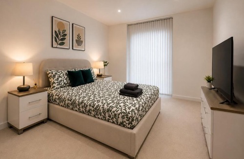 Woolwich Apartment | 2 bedroom 2 bath 1 ensuite in Roya Asenal beautiful views & parking