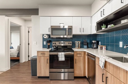 Cliff - Cannon Apartment | 2 Bedroom 2 Bath Downtown
