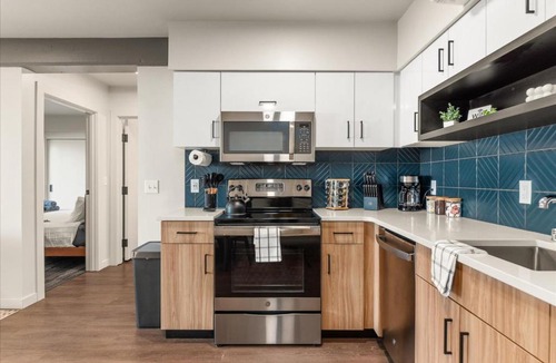 Cliff - Cannon Apartment | 2 Bedroom 2 Bath Downtown