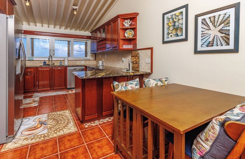 Estate Lovenlund Condo | 2 Bedroom 2 Bathroom Condo Stunning Ocean Views in a Guarded Community
