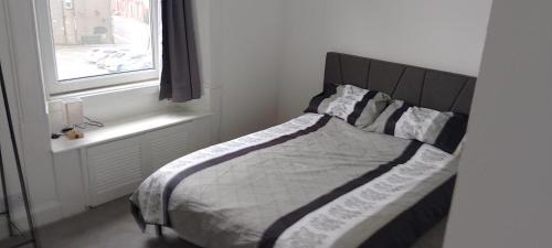 Largs Apartment | 2 Bedroom, 2 Minutes From The Beach