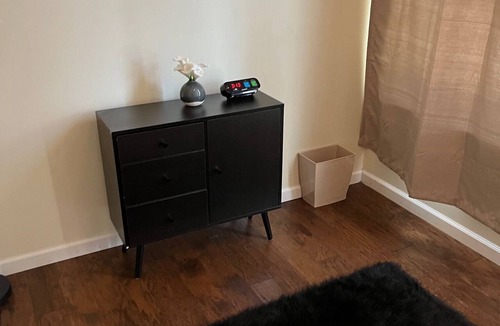 Quincy Apartment | 2 Bedroom; 30 Day Min; Must Email ID to Confirm stay; Professionals Only