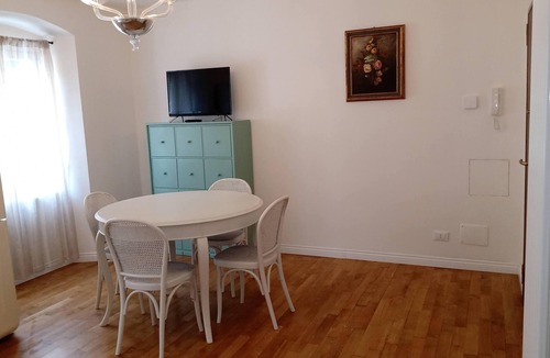 Barriera Vecchia-San Giacomo Apartment | 2-bedroom, 4-guest apartment in historic area of Trieste in 19th century style