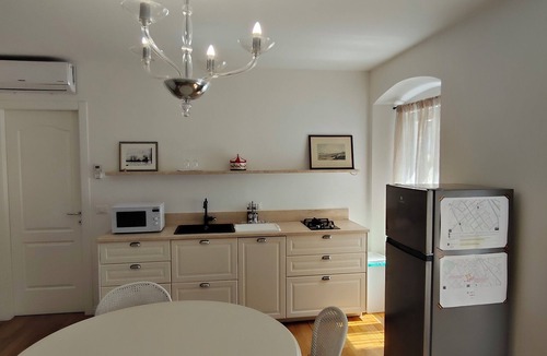 Barriera Vecchia-San Giacomo Apartment | 2-bedroom, 4-guest apartment in historic area of Trieste in 19th century style