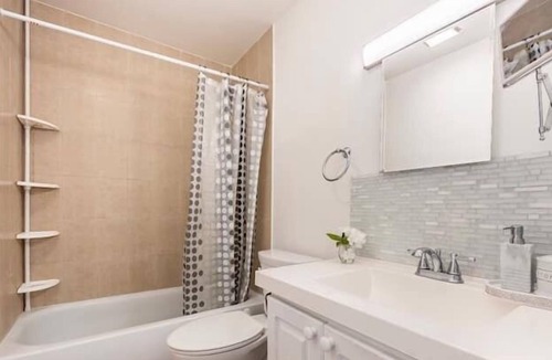 Garden Isles Apartment | 2 Bedroom 687397 by Houzlet