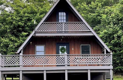 Farmers Cabin | 2 Bedroom A-Frame Cabin Near Sheltowee Trace & MSU