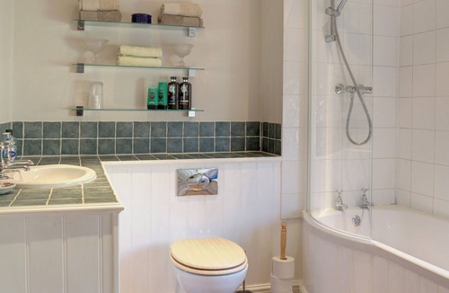 Cheltenham Cottage | 2 bedroom accommodation in Near Cheltenham