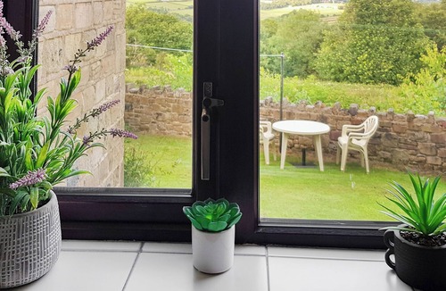 Hollow Meadows Cottage | 2 bedroom accommodation in Dungworth, near Sheffield