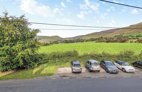 Peak District Cottage | 2 bedroom accommodation in Edale, near Castleton