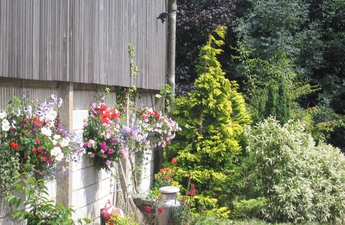 Chesterfield Cottage | 2 bedroom accommodation in Old Brampton, near Chesterfield