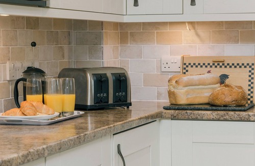 West Pennard Cottage | 2 bedroom accommodation in West Pennard, near Glastonbury