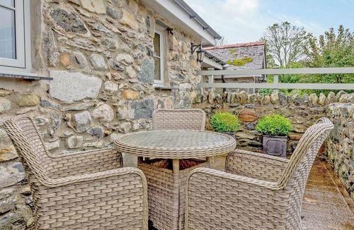 Bontnewydd Cottage | 2 bedroom accommodation in Caethro, near Caernarfon