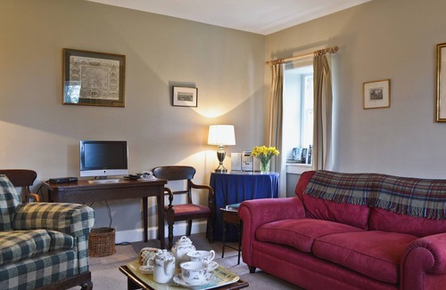 Dunfermline Cottage | 2 bedroom accommodation in Oakley, near Dunfermline