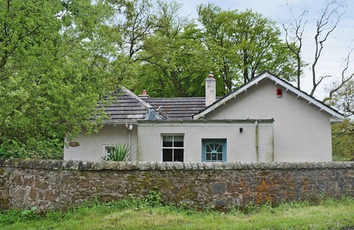 Dunfermline Cottage | 2 bedroom accommodation in Oakley, near Dunfermline