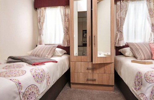 Kilwinning House | 2 bedroom accommodation in Kilwinning,