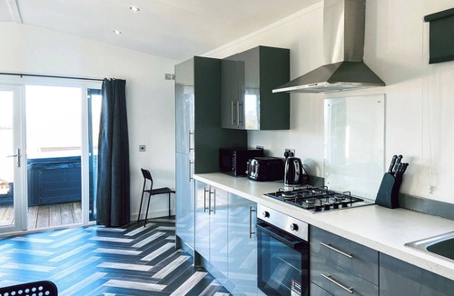 Kilwinning Cottage | 2 bedroom accommodation in Kilwinning