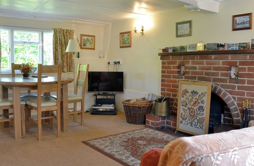 Collingbourne Kingston Cottage | 2 bedroom accommodation in Aughton, near Marlborough