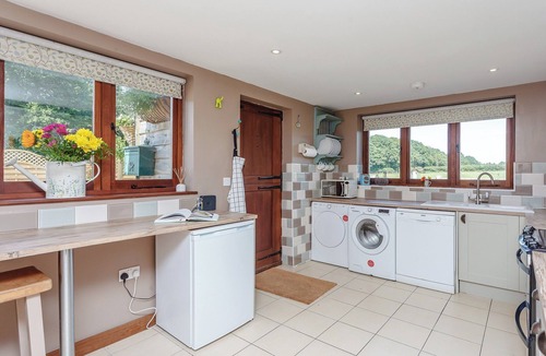 Watersfield Cottage | 2 bedroom accommodation in Bury Gate, near Pulborough