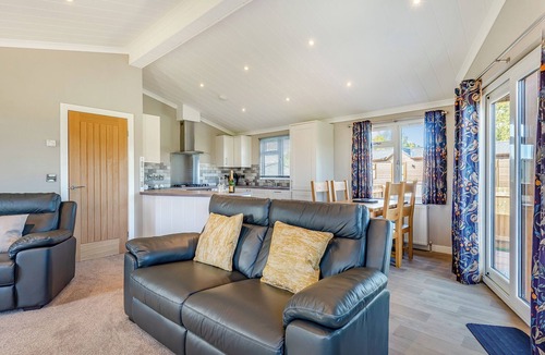 Upper Battlefield Ski Chalet | 2 bedroom accommodation in Shrewsbury