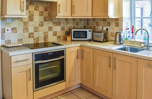 Bramerton Cottage | 2 bedroom accommodation in Bramerton