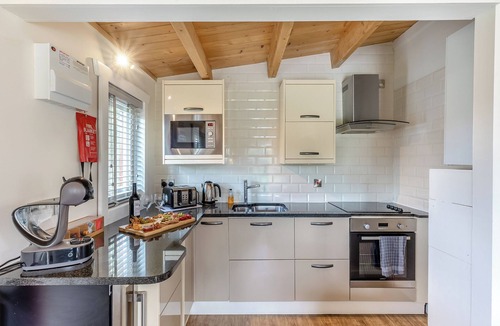 Welsh Frankton Ski Chalet | 2 bedroom accommodation in Ellesmere