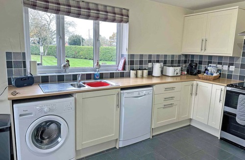 Leominster Cottage | 2 bedroom accommodation in Kingsland, near Leominster