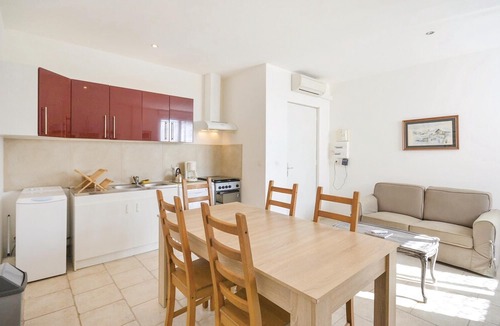 Le Sambuc Apartment | 2 bedroom accommodation in Le Sambuc