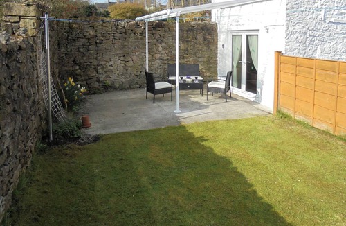 Furness Vale Cottage | 2 bedroom accommodation in Furness Vale, near Whaley Bridge