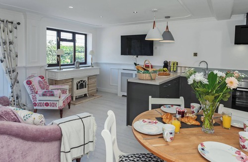 Ormskirk Cottage | 2 bedroom accommodation in Halsall, near Ormskirk