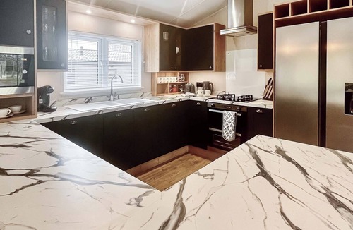Pershore Ski Chalet | 2 bedroom accommodation in Pershore