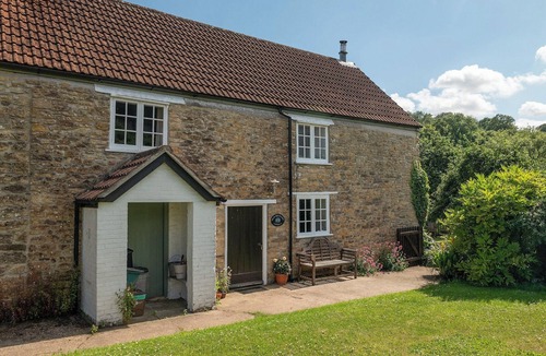 Sherborne Cottage | 2 bedroom accommodation in Goathill, near Sherborne