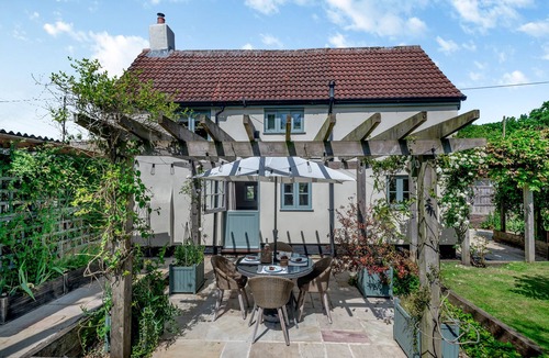 Beccles Cottage | 2 bedroom accommodation in Barsham, near Beccles