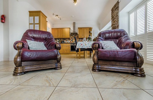 Murthill Cottage | 2 bedroom accommodation in Tealing, near Dundee