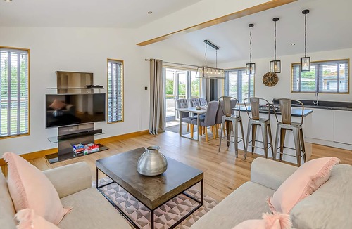 Newbury Ski Chalet | 2 bedroom accommodation in Newbury