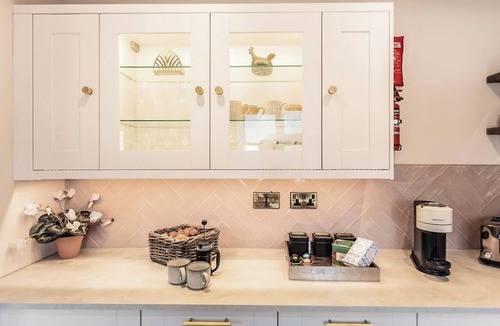 Warwick Apartment | 2 bedroom accommodation in Warwick