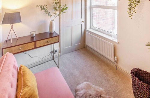 Warwick Cottage | 2 bedroom accommodation in Warwick
