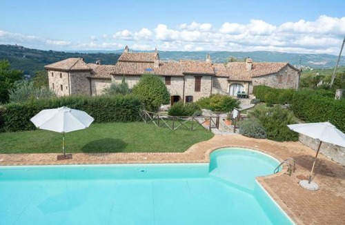 Izzalini Apartment | 2 bedroom accommodation in Todi PG