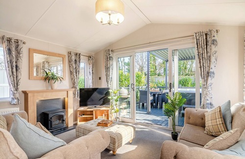 Arnold Ski Chalet | 2 bedroom accommodation in Skirlaugh, Nr Hull