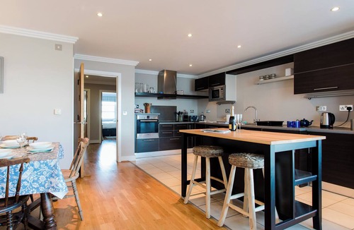 Cowes Apartment | 2 bedroom accommodation in Cowes