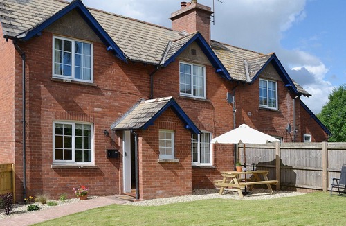 Woodbury Cottage | 2 bedroom accommodation in Woodbury Salterton, near Exeter